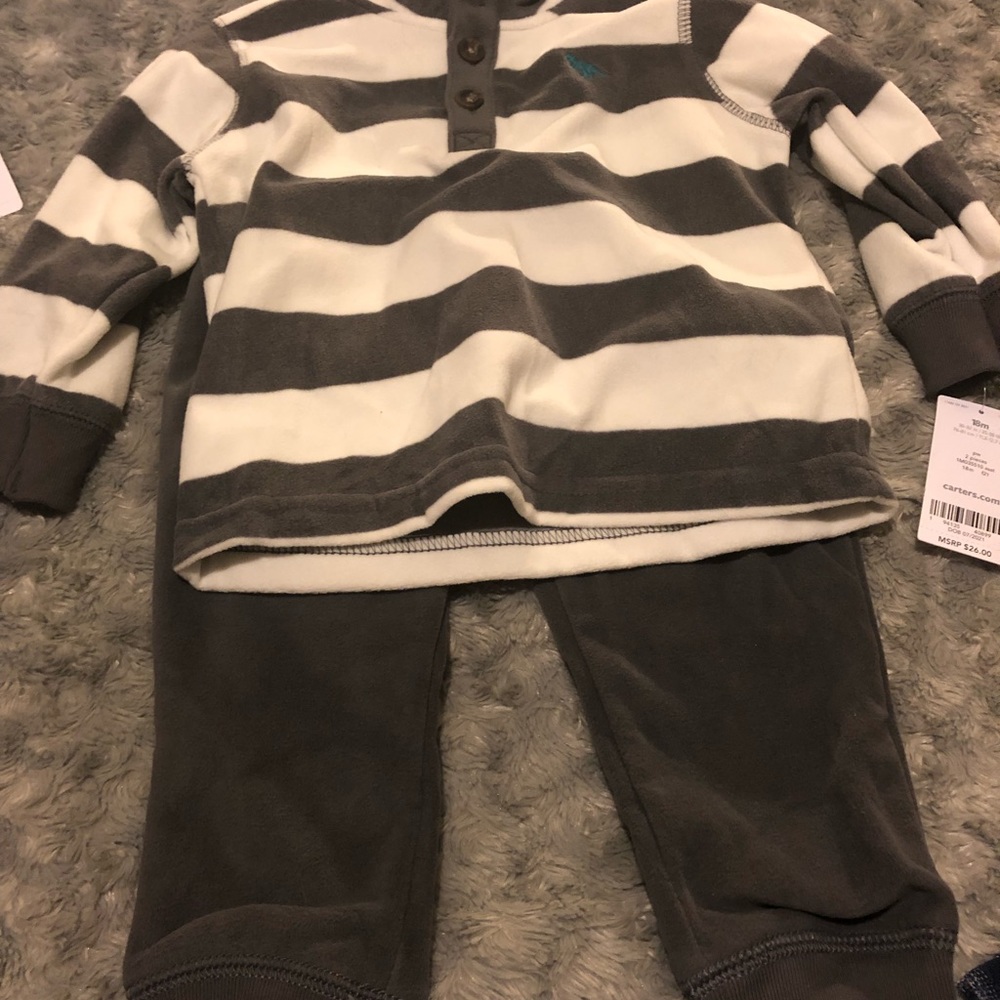 Baby Boys Carters Sweatsuit Size 18M